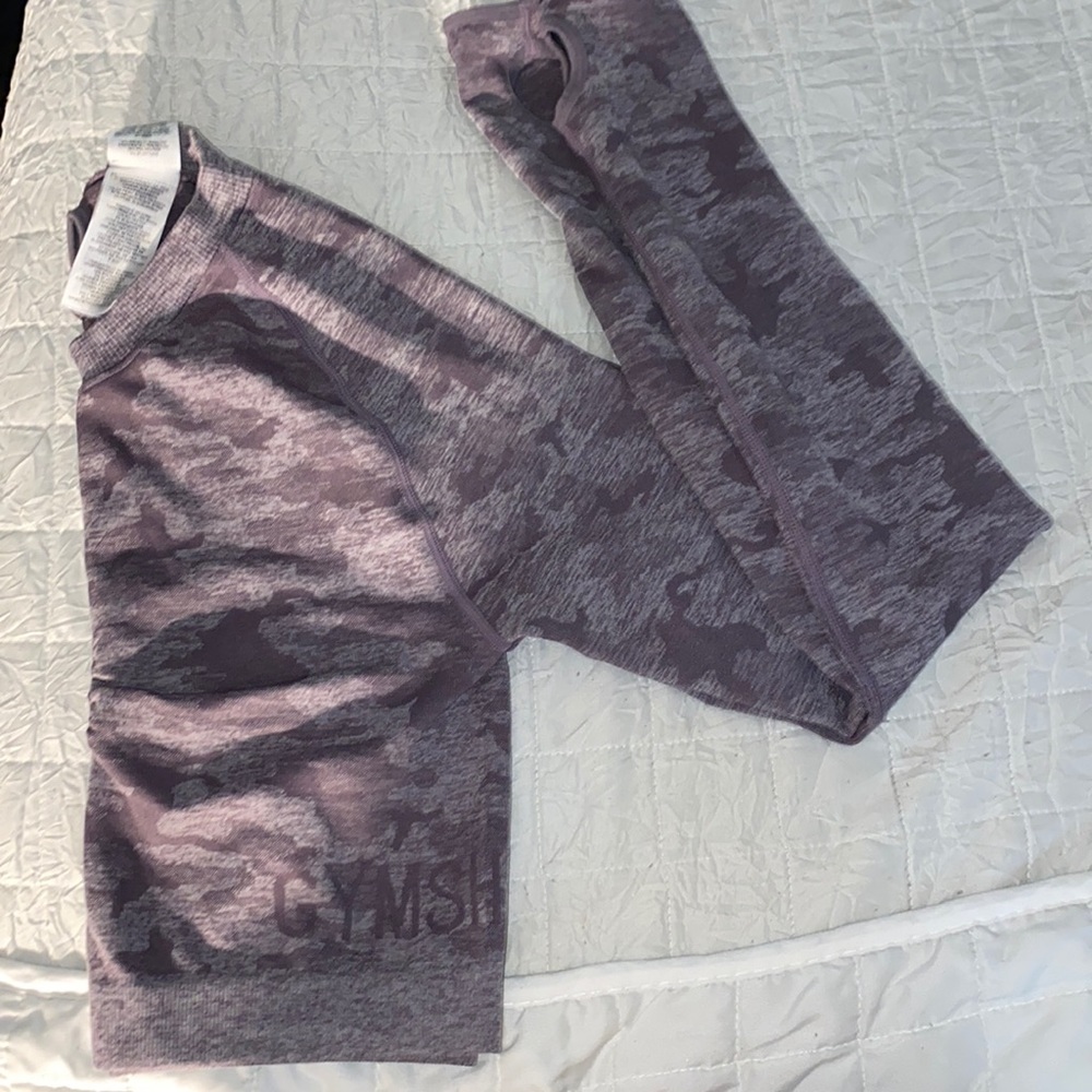 GYMSHARK CAMO WORKOUT long sleeve top